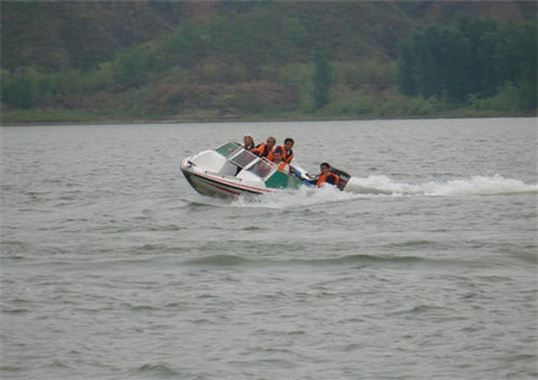 水上快艇